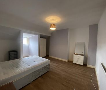 3 bedroom flat to rent - Photo 1