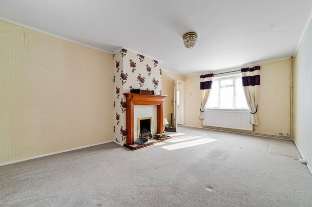 Old Windsor - Photo 1