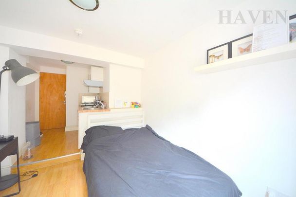 Studio to rent - Photo 1