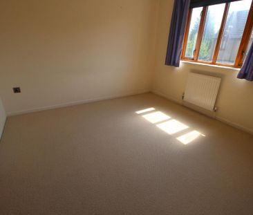 3 bedroom end of terrace house to rent - Photo 5