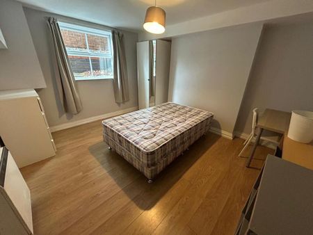 2 Bed Student Accommodation - Photo 3