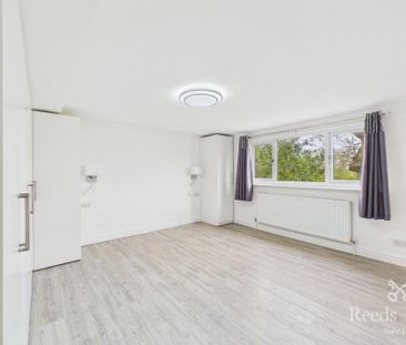 4 bedroom detached house to rent - Photo 4