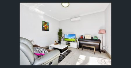 Modern Townhouse in Prime Ashfield Location - Photo 5