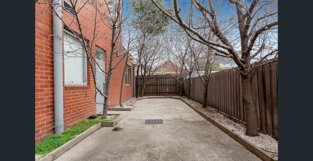 Student Only Accommodation - Photo 1