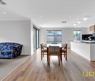 25 Merano Circuit, CRANBOURNE SOUTH - Photo 1