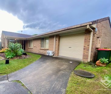 Charming 3 Bedroom Home in Varsity Lakes - Photo 2