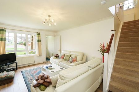3 bedroom detached house to rent - Photo 2