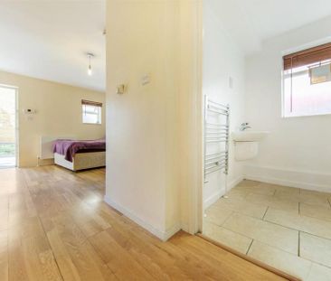 Studio to rent - Photo 6