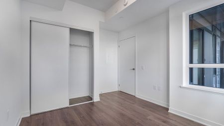 For Lease - 395 Dundas Street Unit# 402, Oakville, Ontario - Photo 2