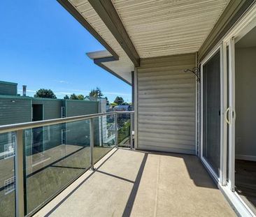 Uptown White Rock * Top Floor* 2 Bedroom / 2 Bathroom - Photo 2