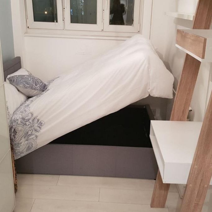 1 bedroom in a flat share to rent - Photo 1