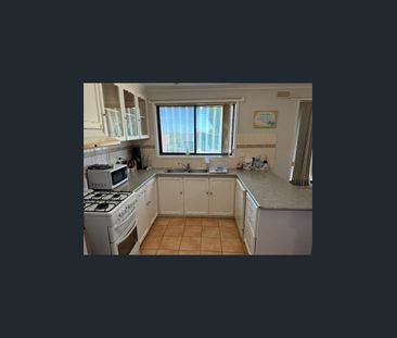 SPACIOUS TWO BEDROOM UNIT IN BALLARAT NORTH - Photo 6