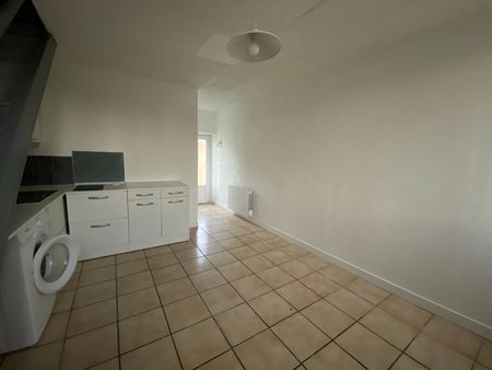 Location appartement 1 pièce, 28.63m², Corné - Photo 2