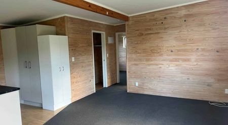 Two Bedrooms - Photo 5