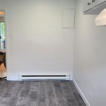 Beau 4 1/2 - Saint-Michel - Photo 3