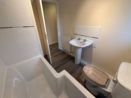2 bedroom flat to rent - Photo 5