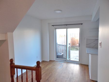 For Lease - 136 Inverkip Avenue, Hunt Club - South Keys and Area, Ontario - Photo 2