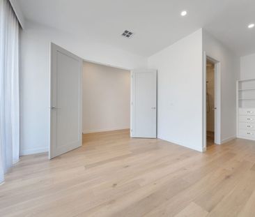 A Masterpiece of Light, Luxury & Design - Brand New Executive Townh... - Photo 1