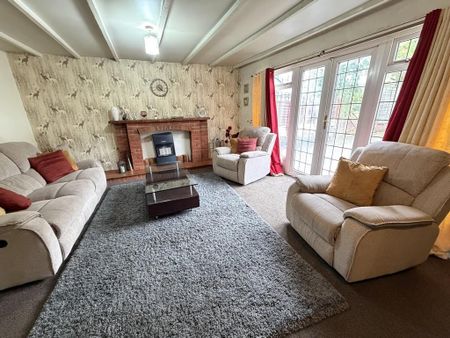 4 bedroom detached house to rent - Photo 4