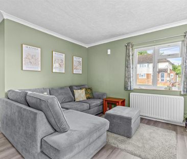 Highwood Crescent, High Wycombe - Photo 3