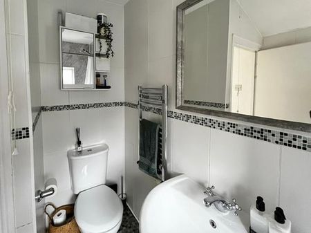 2 bedroom terraced house to rent - Photo 5