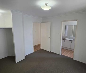 Less Than 500m to Warnbro Beach! - Photo 6