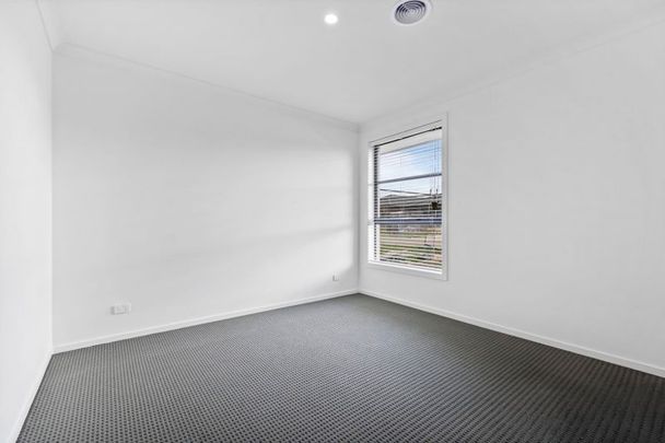 27 Valberg Street, Winter Valley - Photo 1