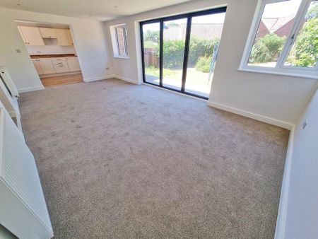 3 bedroom detached bungalow to rent - Photo 5