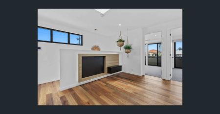 Luxury Coastal Living in the Heart of Miami - Photo 2