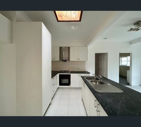 14 Eastfield Road, Ringwood East, Vic 3135 - Photo 5