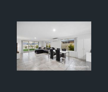 62 Forward Street, Baldivis, WA 6171 - Photo 3
