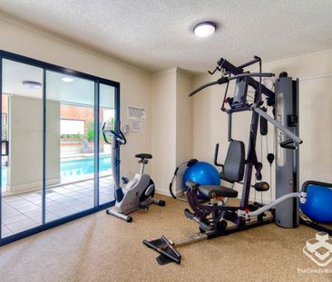 LOCATION ! LOCATION ! - Photo 3