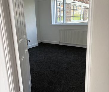 2 Bed Flat, Cameford Court, SW2 - Photo 2