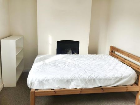 3 bedroom terraced house to rent - Photo 4