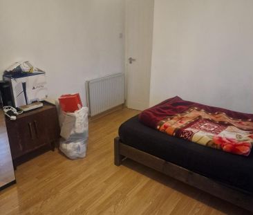 1 bedroom in a house share to rent - Photo 6