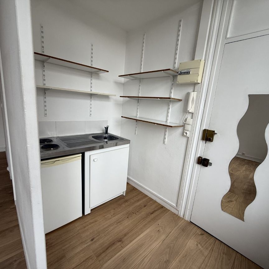 Location Appartement 1 pièce 20m² LILLE 59000 - Photo 1