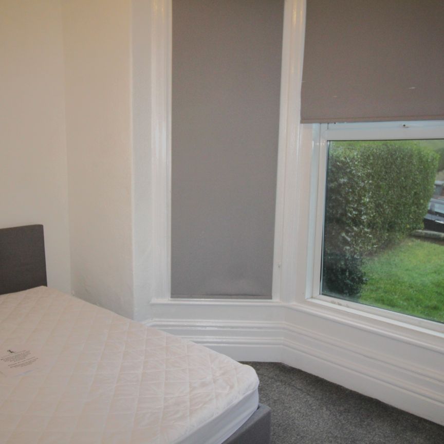 Flat 1, 26 Kelso Road, LS2 9PR, Leeds - Photo 1
