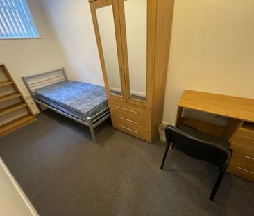 12 Bed Student Accommodation - Photo 1