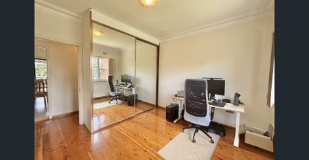 PRIME LOCATED FAMILY HOME IN BLACKTOWN CBD! - Photo 4