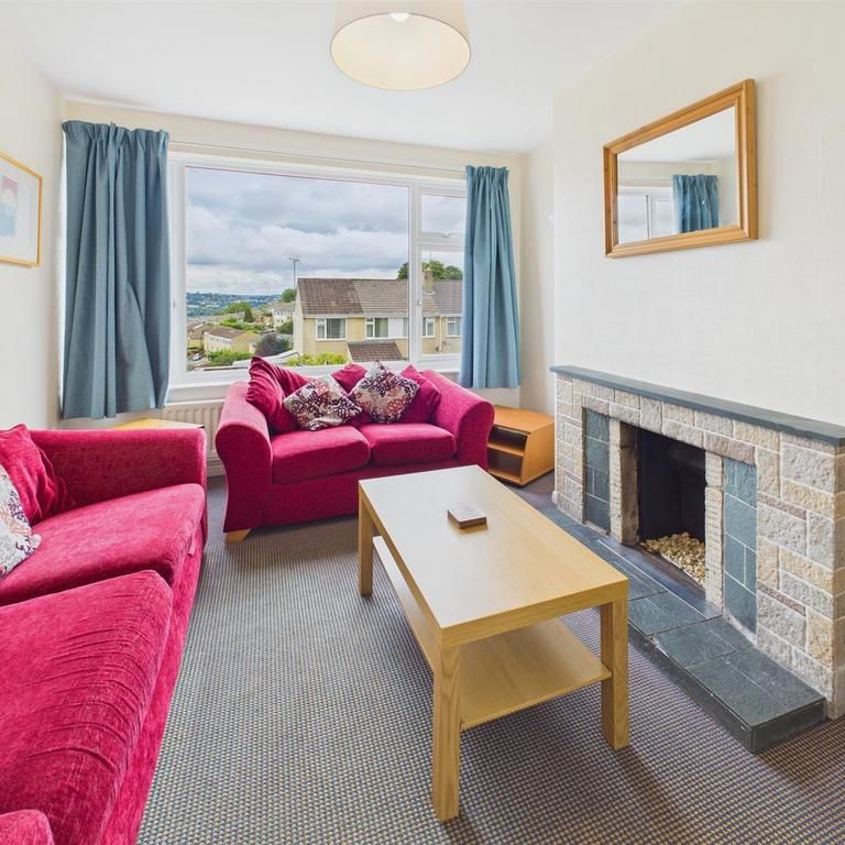 4 bedroom end of terrace house to rent - Photo 1