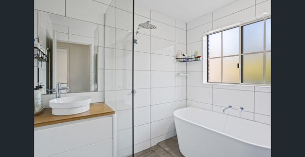 Contemporary Living in the Heart of Lenah Valley! - Photo 1