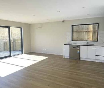 BLOCKHOUSE BAY - Only a year old and looking for a New Family - Photo 1