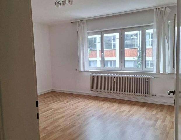 Helles Zimmer in 3er-WG in Stuttgart-Ost - Foto 1