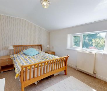 3 bedroom end of terrace house to rent - Photo 3