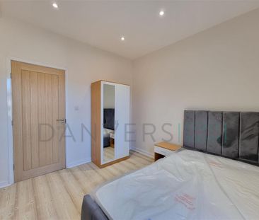 4 bedroom terraced house to rent - Photo 5