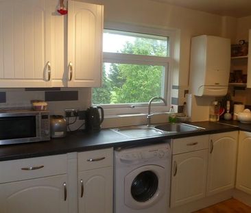 2 bedroom maisonette to rent - Photo 2
