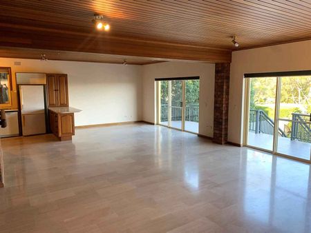 242 Edinburgh Road Castlecrag - Photo 4