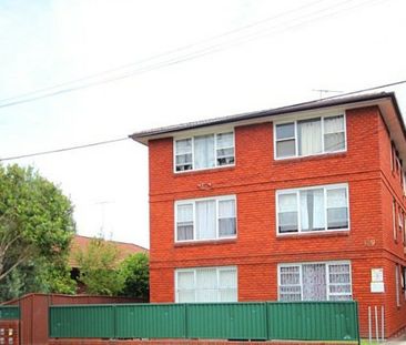 Two-Bedroom Apartment in Convenient Campsie Location - Photo 3