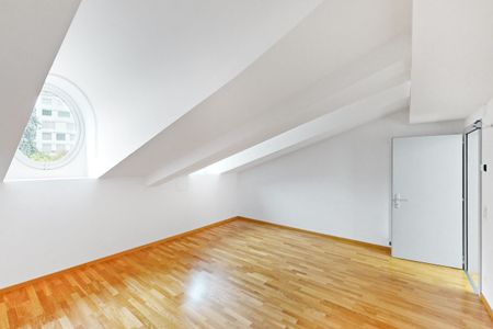 5 LOCALI IN STABILE D'EPOCA NEL CUORE DI LUGANO - Foto 3