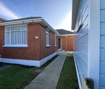 Tidy 3 Bedroom Home - Photo 4